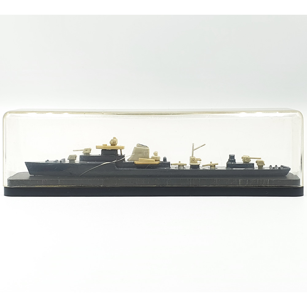 4 Vintage Ship model Guards Destroyer GREMYASCHIY USSR 1970s.jpg