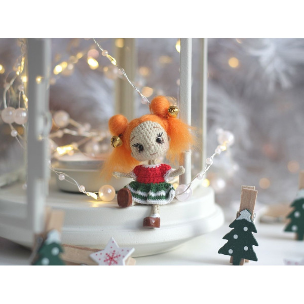 dollhouse-christmas-doll-miniature-crochet.jpg