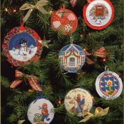 Vintage 7 Round Christmas Ornaments 19 cross stitch pattern PDF Classic Holiday Designs Instant Download