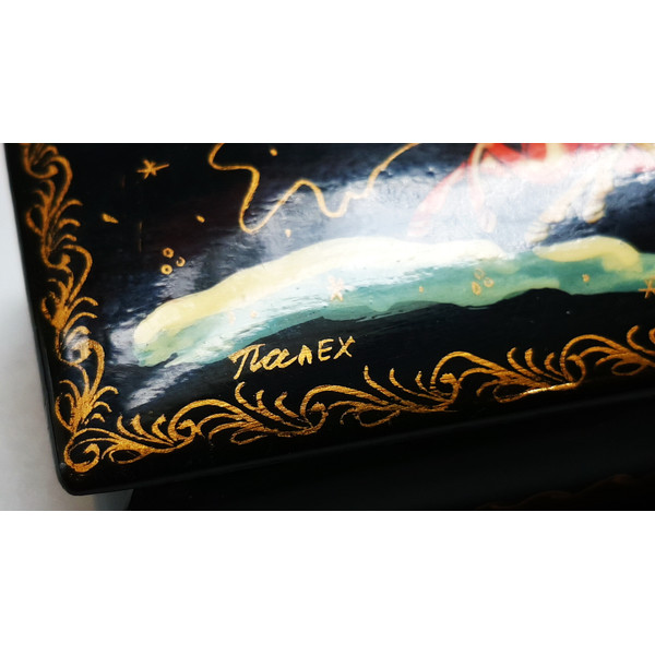 9 Vintage Russian PALEKH Lacquer Box RUSSKAYA TROYKA Hand Painted Signed USSR 1970s.jpg