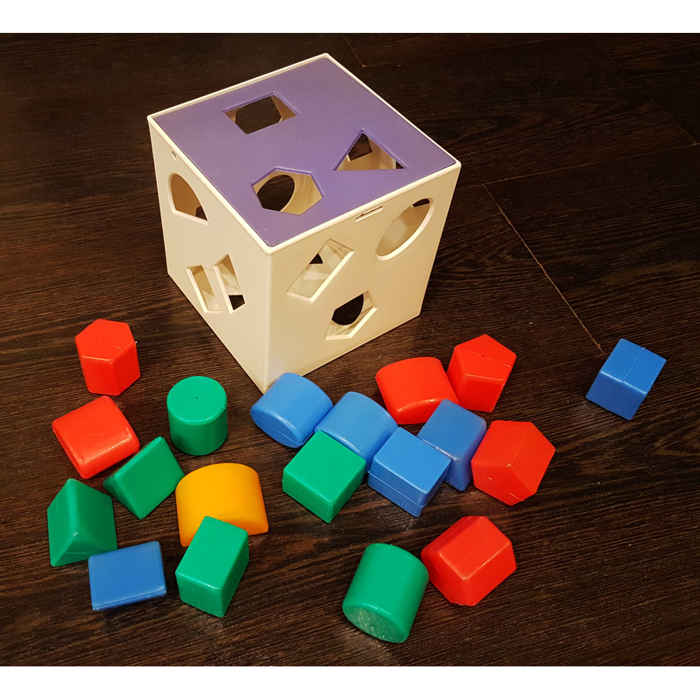 1 Vintage USSR Developing Toy Sorter Logical cube with through holes 1980s.jpg