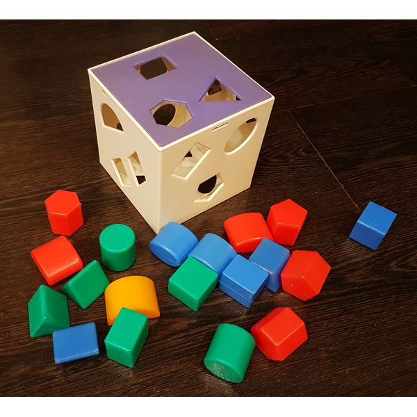 1 Vintage USSR Developing Toy Sorter Logical cube with through holes 1980s.jpg