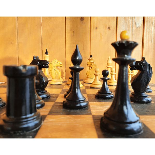 chess_set_1960s_mordva3.jpg