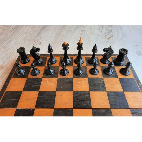 chess_set_1960s_mordva9.jpg