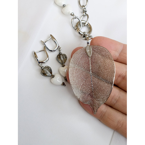 Leaf-pendant-silver.jpg