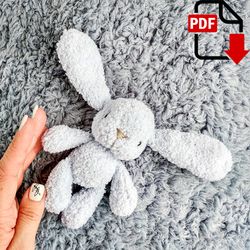 Plush bunny with long ears knitting pattern. English and Russian PDF.