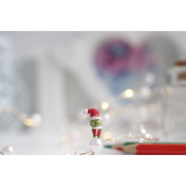 Grinch-miniature-dollhouse-christmas.jpeg