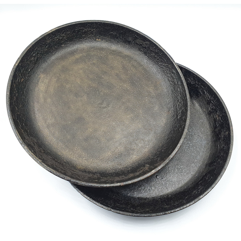 2 Vintage Russian Cast Iron Pans 2pcs USSR 1950s.jpg