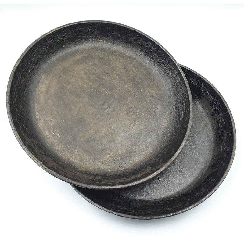 2 Vintage Russian Cast Iron Pans 2pcs USSR 1950s.jpg