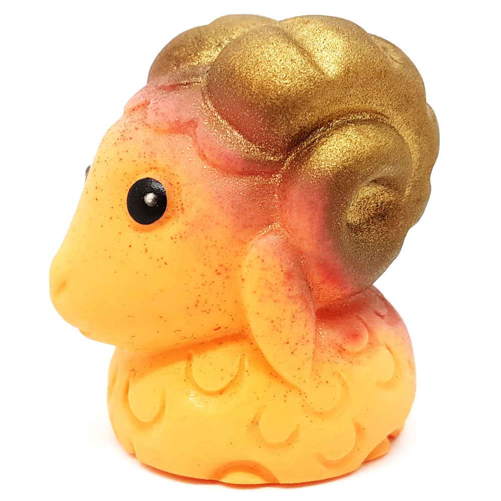 01 Vintage USSR Rubber Toy RAM 1980s.jpg