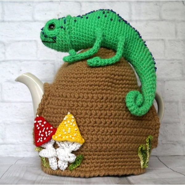 chameleon teapot