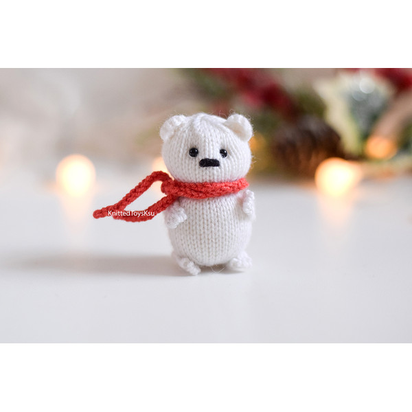 Polar-bear-Christmas-decor