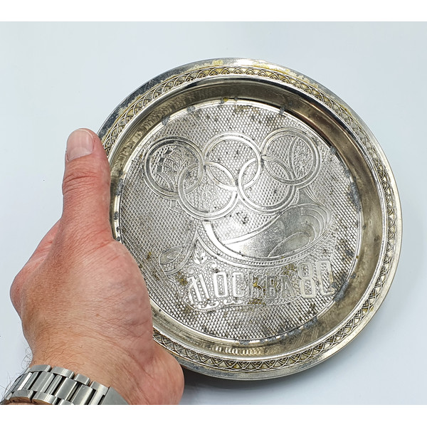 11 Vintage round Tray USSR Olympic Games Moscow 1980.jpg