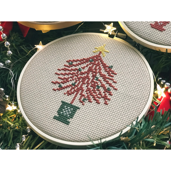 Christmas Tree Ornament Pattern