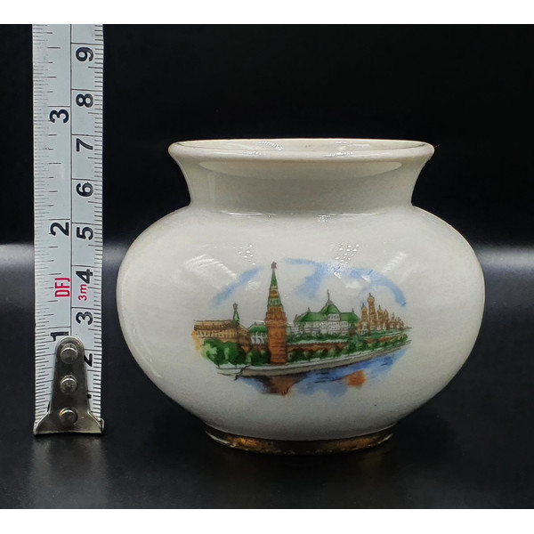 12 Vintage propaganda porcelain vase Moscow Kremlin USSR 1950s.jpg