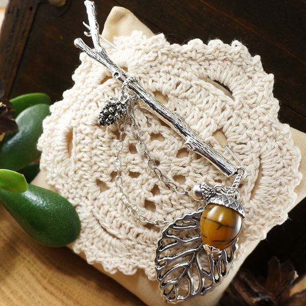 olive-yellow-agate-acorn-silver-branch-pin-brooch-jewelry