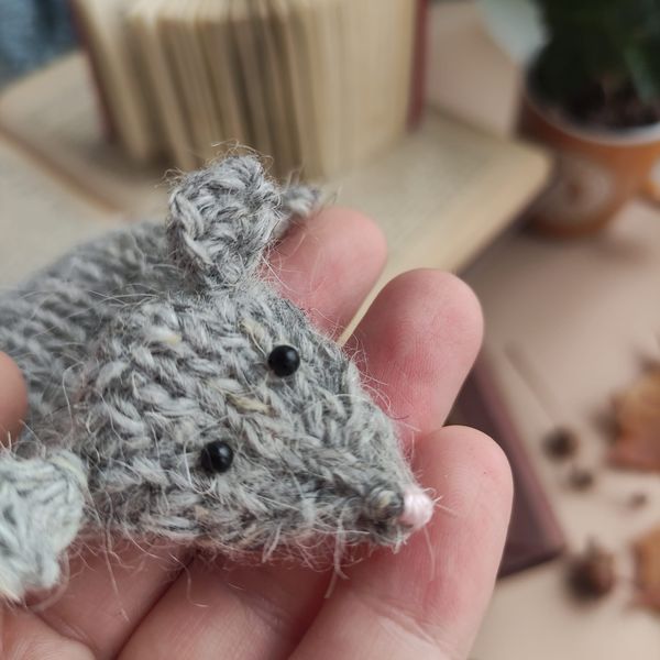 Mouse-bookmark knitting pattern 1.jpeg