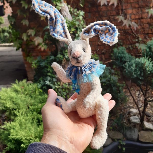 teddy- rabbit-white- with- long -ears4.jpg