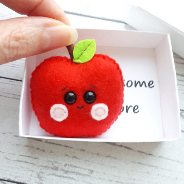 Red-apple-thank-you-gift