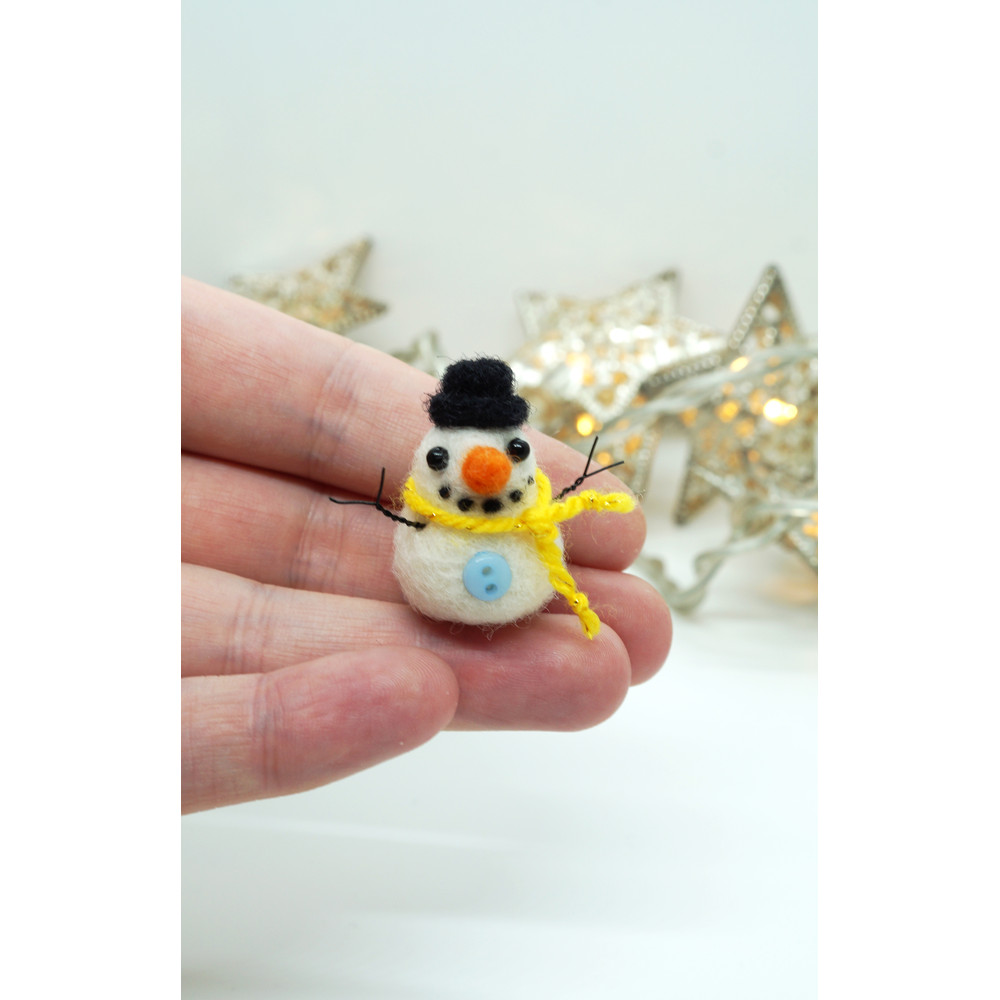 needle-felted-snowman-1