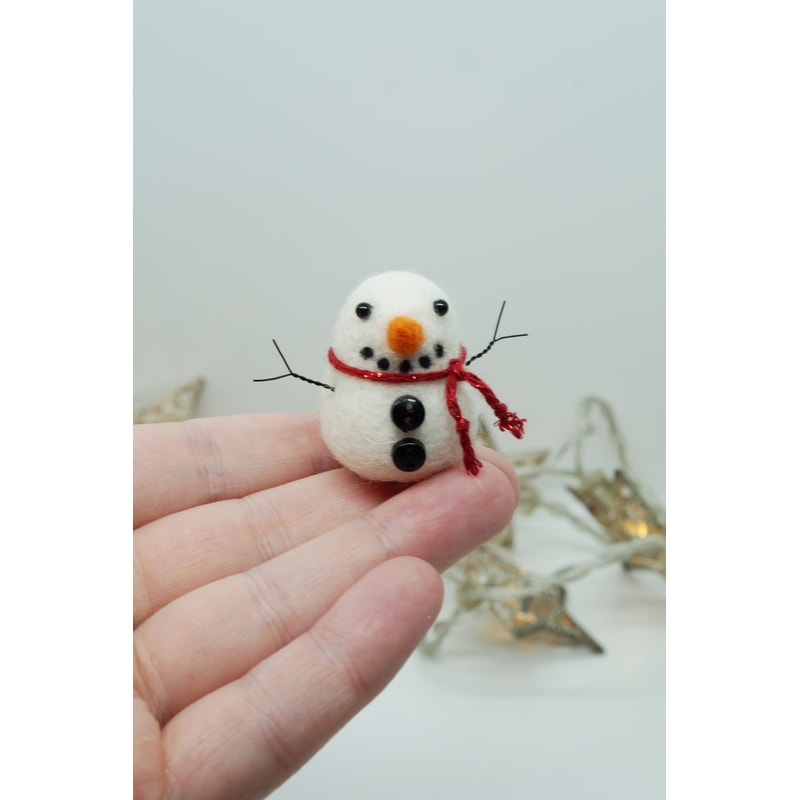 needle-felted-snowman-1