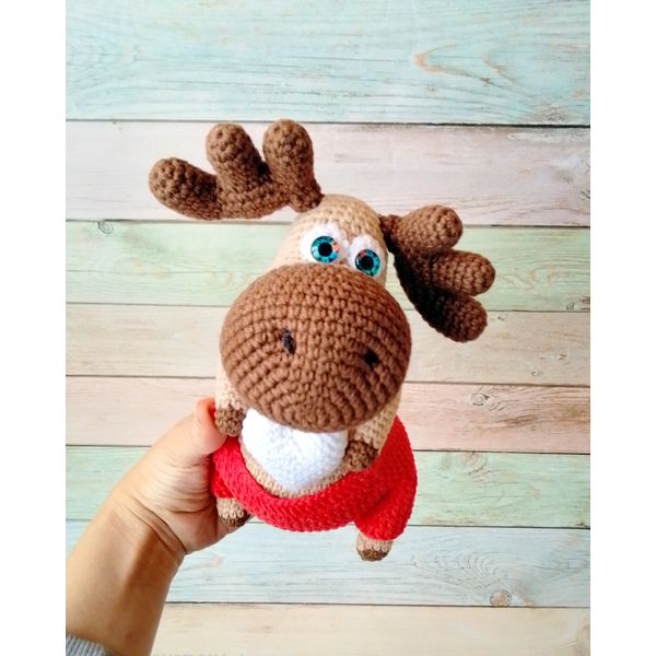 moose-crochet-toy-in-red-jumpsuit-13