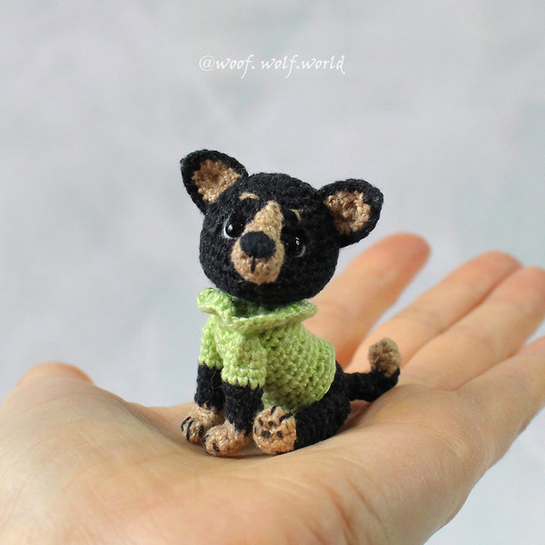 mini-crochet-amigurumi-dog-chihua.jpg