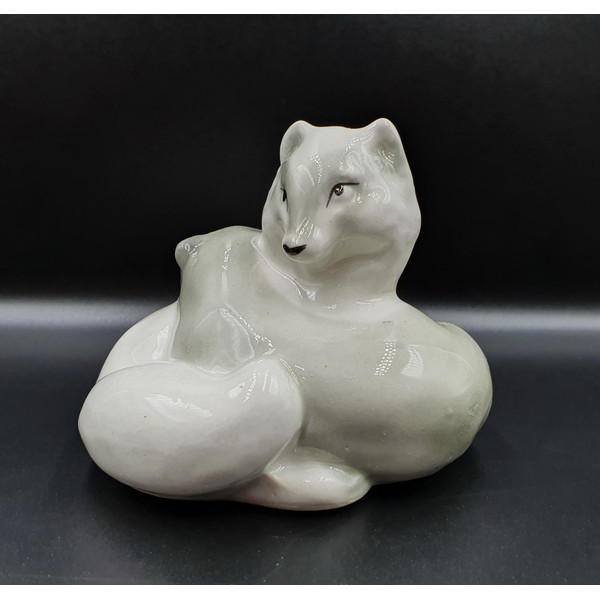4 Vintage Porcelain Figurine Arctic Foxes USSR 1950s.jpg