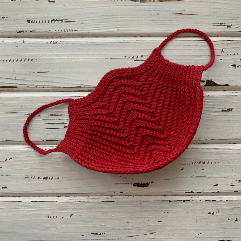 Crochet-face-mask-pdf-pattern-santa-2