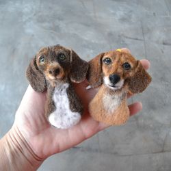 Custom dog portrait from photo keychain Personalized pet replica Handmade needle felted dachshund dog
