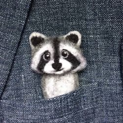 Wool raccoon animal brooch for women Needle felted replica pin Wool realistic raccoon Handmade animal jewelry