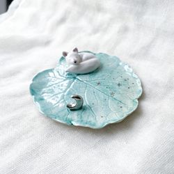 Arctic Fox Ring Dish: Handmade Cute Ceramic Ring Holder - A Whimsical Fox Lover's Gift for Charming Cottagecore Decor