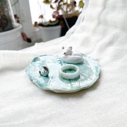 Cute ceramic arctic fox ring dish Whimsical ceramic ring holder Fox lover gift Cottagecore decor Cute Home decor