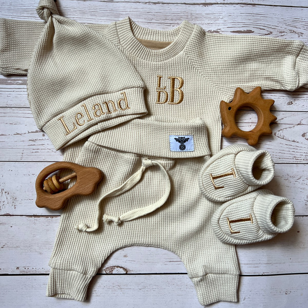 Minimalist-baby-clothes-Unisex-gender-neutral-baby-clothes-Newborn-boy-coming-home-outfit-Oatmeal-Organic-baby-clothes-Baby-shower-gift-baske-41.JPG