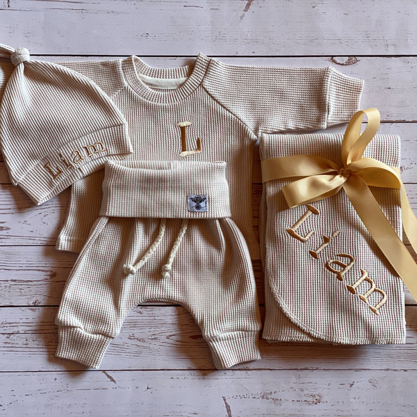 Minimalist-baby-clothes-Unisex-gender-neutral-baby-clothes-Newborn-boy-coming-home-outfit-Oatmeal-Organic-baby-clothes-Baby-shower-gift-basket-12.jpg