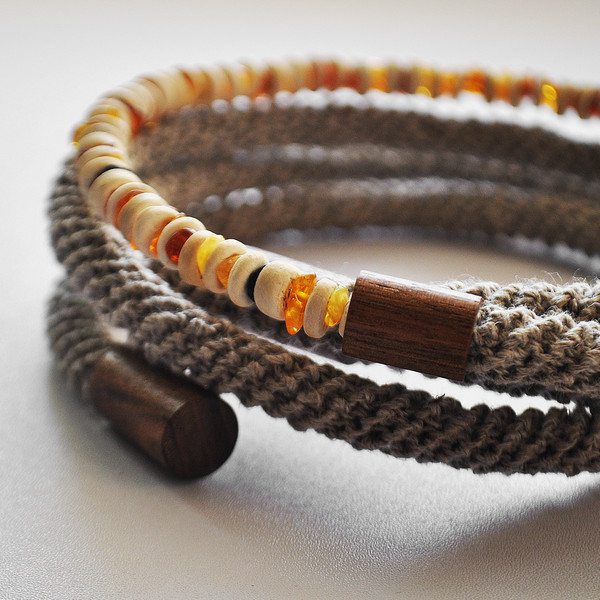 multi-row crochet choker wood amber beads 1