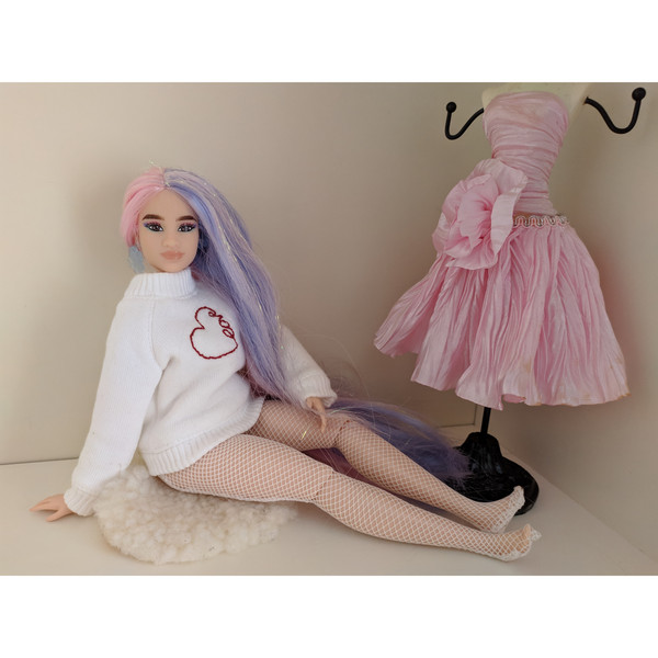 Sweater for Barbie.jpg