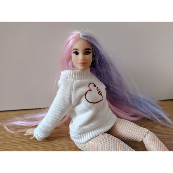 Jumper for Barbie.jpg