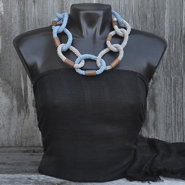 mannequin crochet necklace chain 2