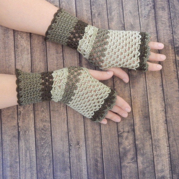 crochet_gloves.jpg