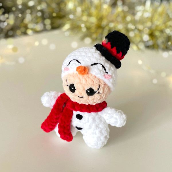 snowman-crochet-amigurumi-pattern (1).jpg