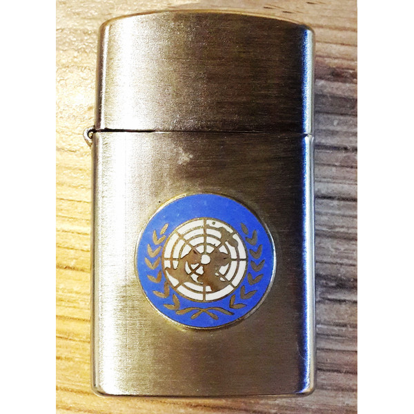 1 Vintage United Nations Lighter enamel UN logo 1980s.jpg