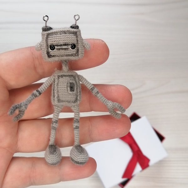 Robot, mini cute robot figurine, original gift, stylish toy, | Inspire ...