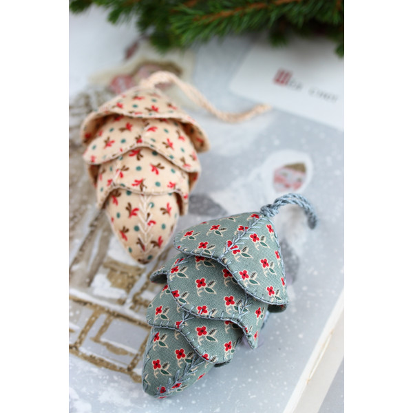 acorn and pine cone christmas ornament sewing pattern-3.JPG