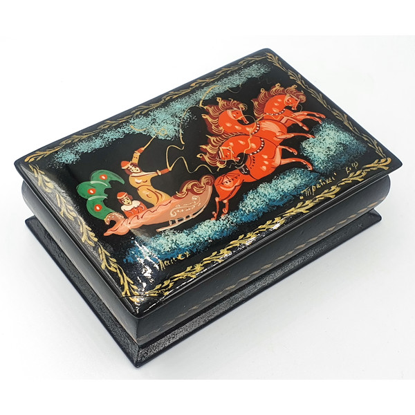 3 Vintage PALEKH Lacquer Box RUSSIAN TROYKA Hand Painted Signed USSR 1970s.jpg