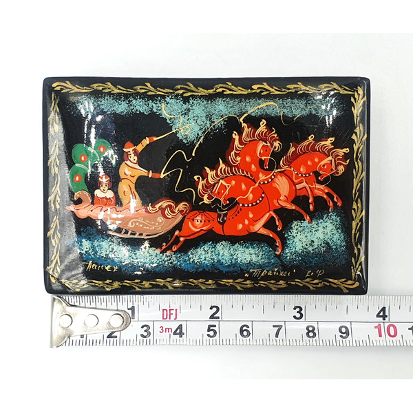 12 Vintage PALEKH Lacquer Box RUSSIAN TROYKA Hand Painted Signed USSR 1970s.jpg