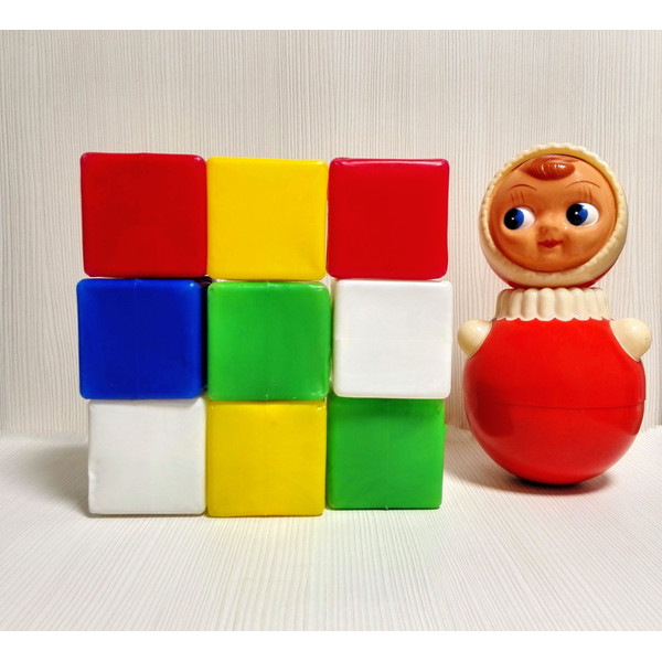 soviet-vintage-toy-colored-cubes.jpg