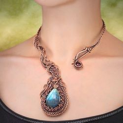 Labradorite and red garnets necklace / Unique wire wrapped copper collar necklace for woman / Open choker Copper jewelry