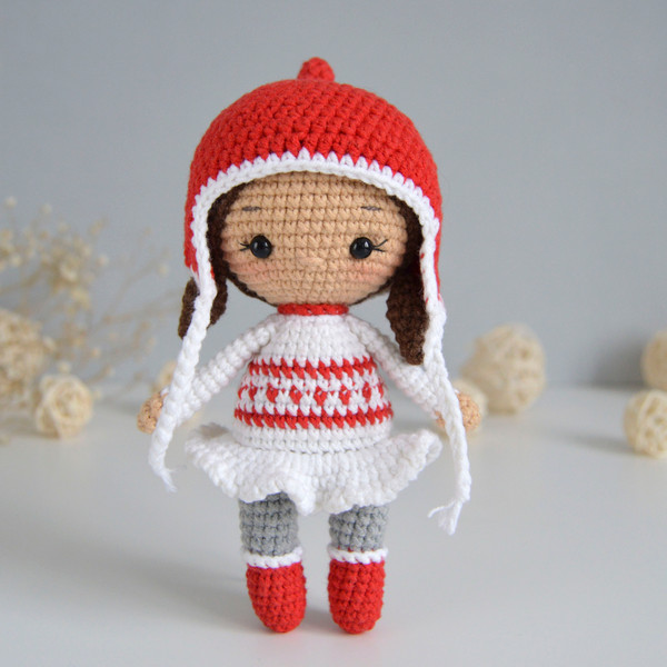 crochet-doll-in-hat-1.jpg