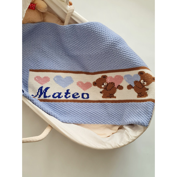 blue-personalized-blanket-for-toddler-boy-with-embroidery